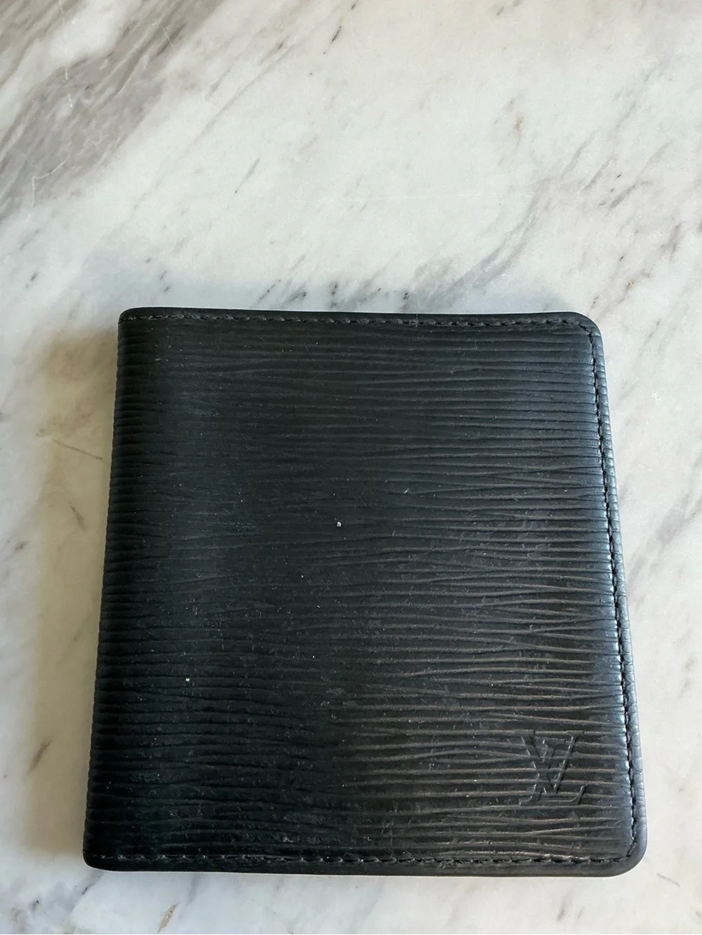 Louis Vuitton Epi Leather Wallet - Noir